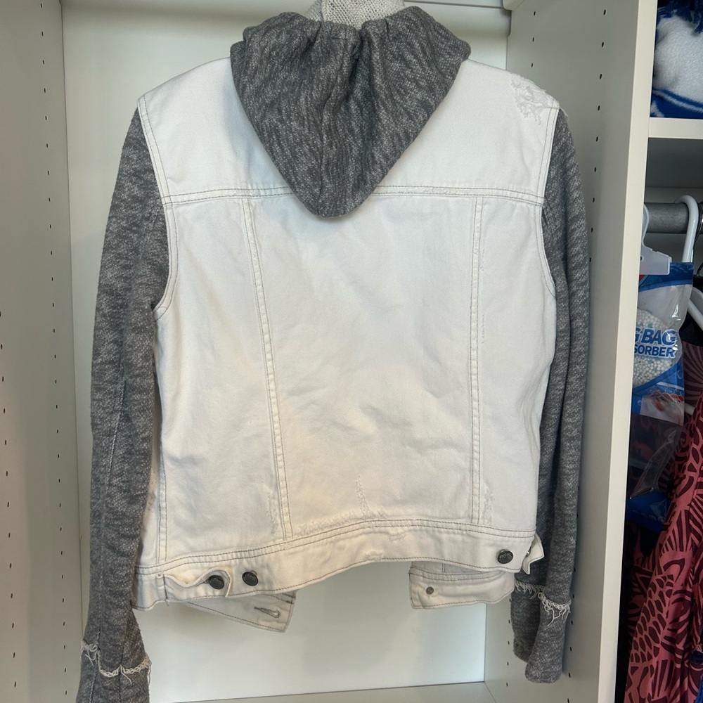 Free People Women's White and Gray Denim Jacket Size Large - Picture 2 of 3